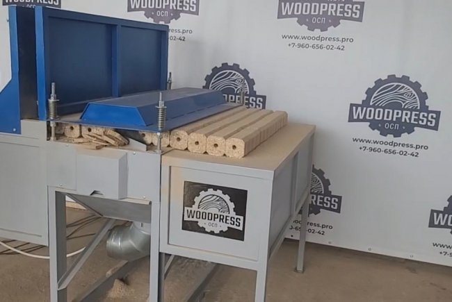 На фото - Станок многопильный для нарезки шашек для поддонов «Орловец»